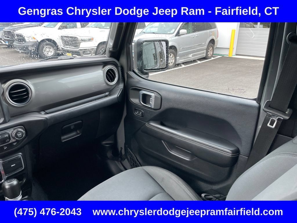 Used 2018 Jeep Wrangler Unlimited Sahara AWD/4WD image 53