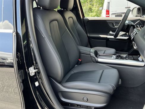 Certified 2025 Mercedes-Benz GLA 250 4MATIC image 26