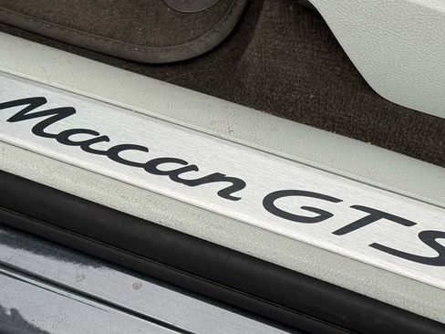 Used 2018 Porsche Macan GTS image 12