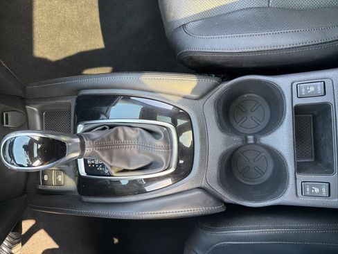 Used 2020 Nissan Rogue SL w/ Premium Package AWD/4WD image 13