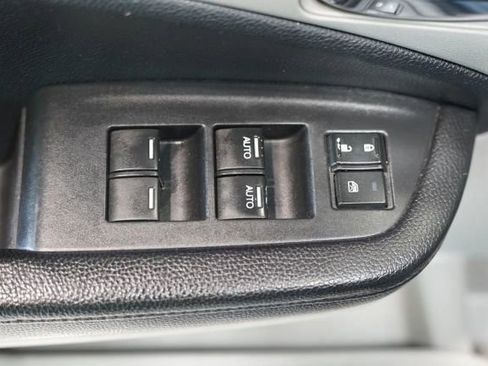 Used 2017 Honda Pilot Touring image 40
