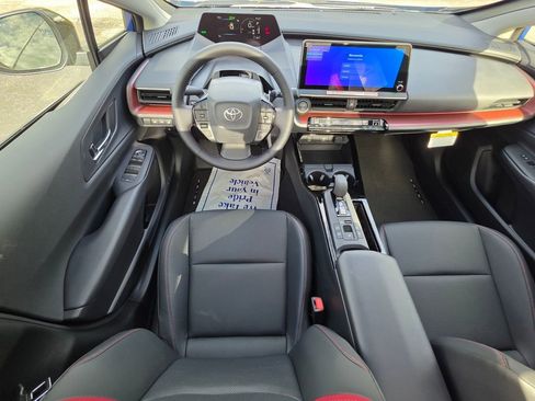 New 2026 Toyota Prius Plug-In Hybrid FWD image 6