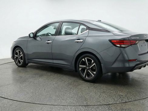 Used 2025 Nissan Sentra SV image 6