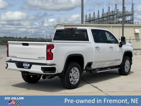 Certified 2024 Chevrolet Silverado 2500 High Country w/ High Country Premium Package AWD/4WD image 4