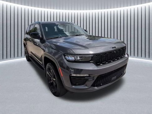 Used 2024 Jeep Grand Cherokee L Altitude AWD/4WD image 1