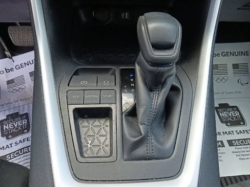 Used 2023 Toyota RAV4 LE FWD image 24