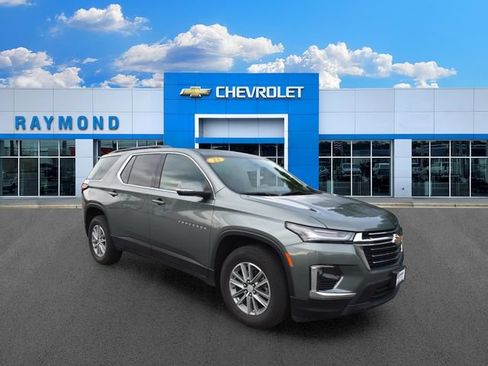 Used 2023 Chevrolet Traverse LT FWD image 1