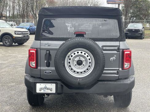 New 2025 Ford Bronco 4-Door image 4