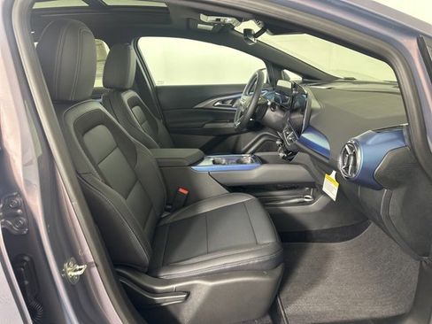 New 2026 Chevrolet Equinox EV LT image 13