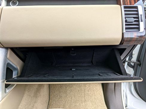 Used 2016 Land Rover Range Rover HSE image 34