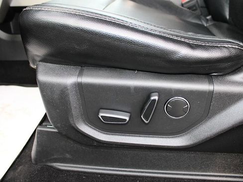 Used 2019 Ford F350 Lariat w/ Chrome Package AWD/4WD image 17