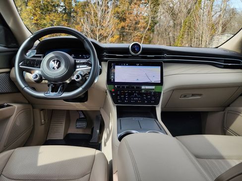 Used 2023 Maserati Grecale GT image 13