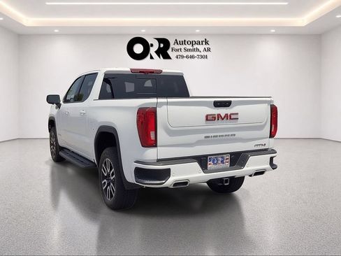 Used 2024 GMC Sierra 1500 AT4 w/ Technology Package AWD/4WD image 4