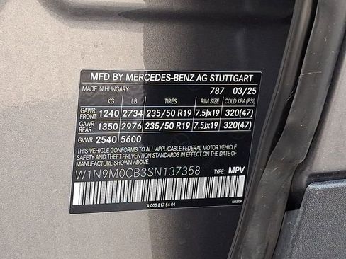 Used 2025 Mercedes-Benz EQB 250+ image 32