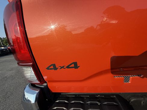 Used 2016 Toyota Tacoma TRD Off-Road w/ Towing Package AWD/4WD image 41