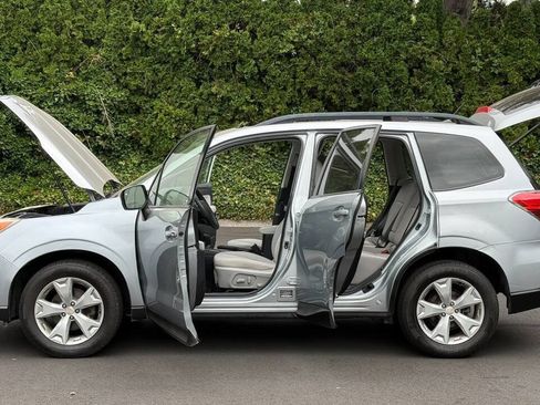 Used 2014 Subaru Forester 2.5i Premium w/ All-Weather Package AWD/4WD image 4