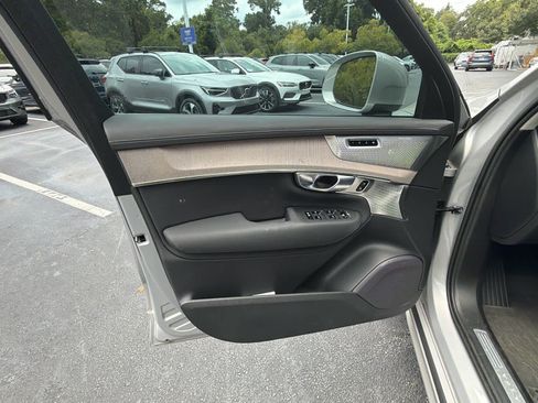 Used 2025 Volvo XC90 B6 Ultra w/ Protection Package Premier AWD/4WD image 21