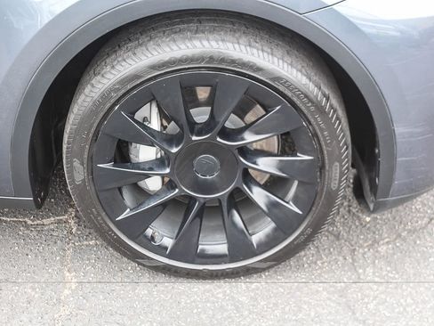 Used 2023 Tesla Model Y Long Range AWD/4WD image 12