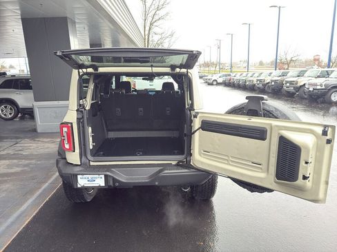 New 2025 Ford Bronco Badlands image 6