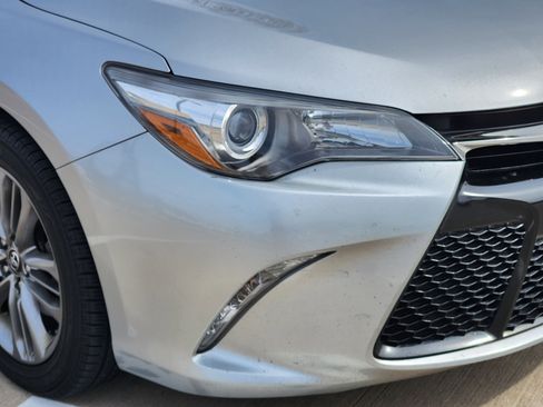Used 2015 Toyota Camry SE image 5
