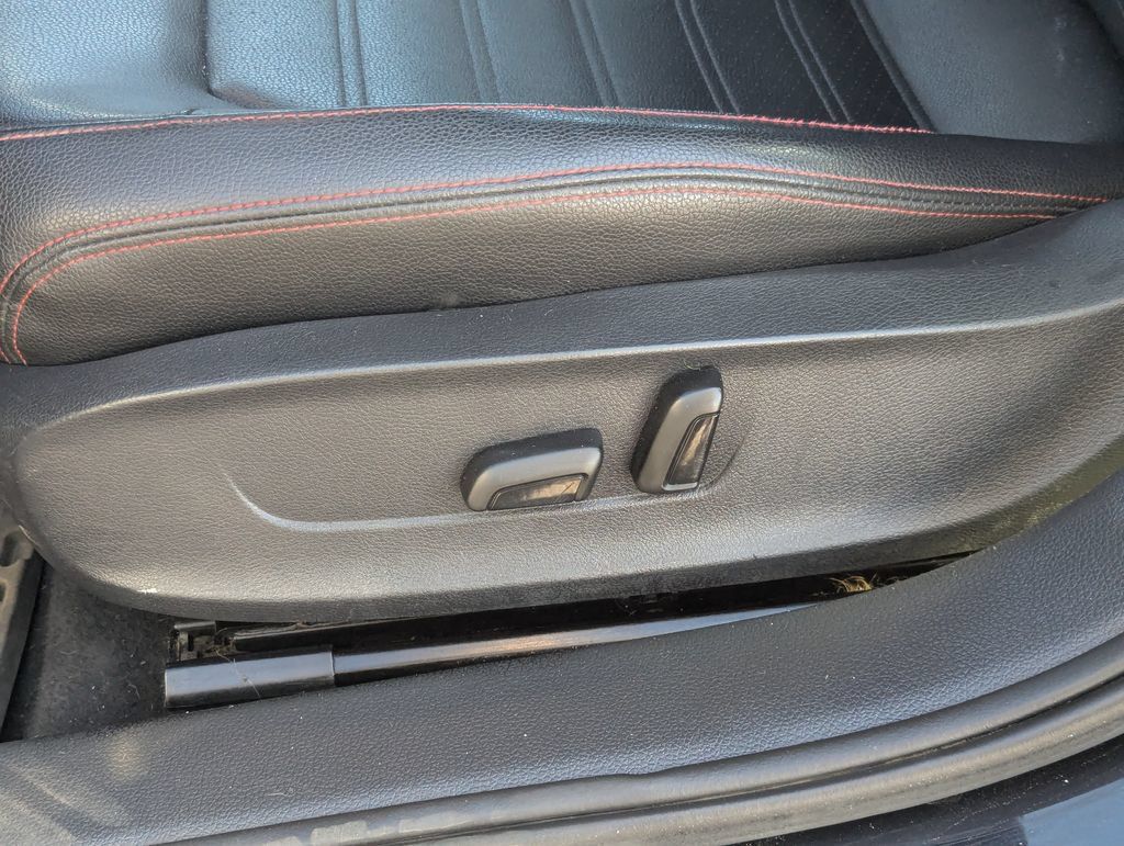 Used 2018 Volkswagen Jetta GLI FWD image 26