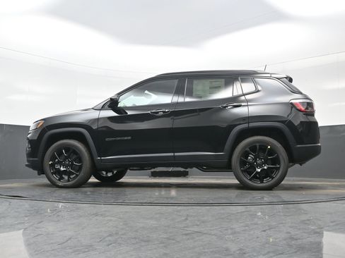 New 2026 Jeep Compass Latitude AWD/4WD image 12