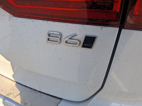 Used 2023 Volvo XC60 B6 Ultimate w/ Climate Package image 10