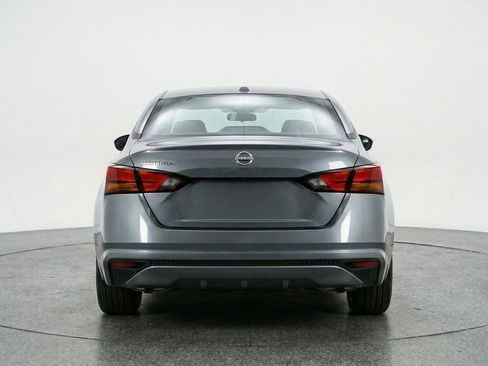 Used 2025 Nissan Altima 2.5 SV image 7