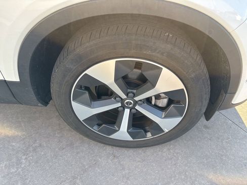 Certified 2023 Volvo XC40 B5 Plus w/ Driver Assist Package AWD/4WD image 12