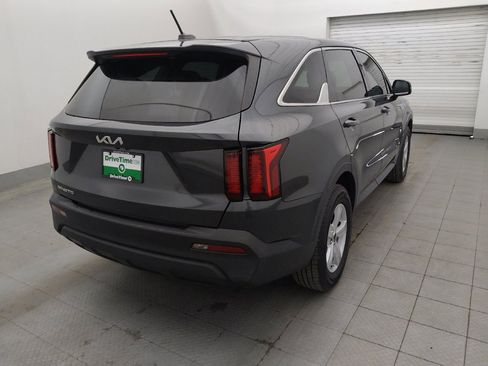 Used 2023 Kia Sorento LX FWD image 9