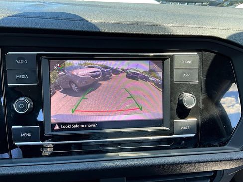 Used 2024 Volkswagen Jetta SE FWD image 12