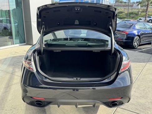 Used 2025 Alfa Romeo Giulia w/ Veloce Package Rwd image 11