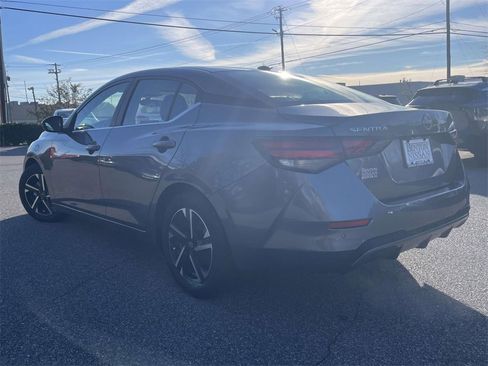 Used 2024 Nissan Sentra SV image 5