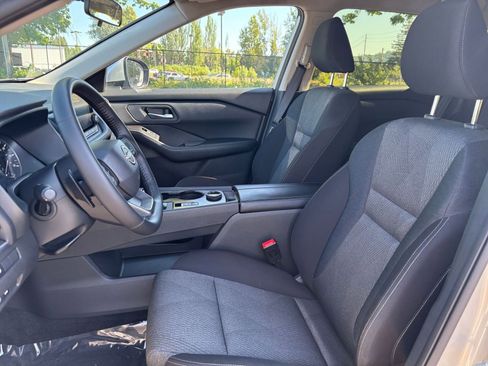 Used 2025 Nissan Rogue SV AWD/4WD image 30