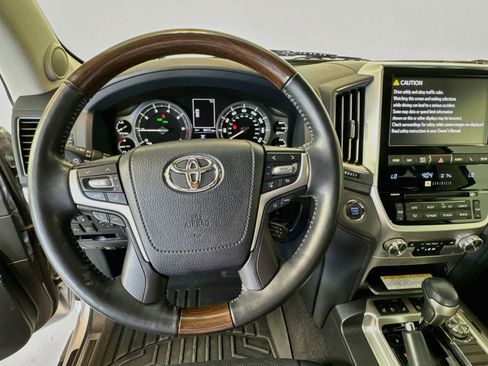 Used 2019 Toyota Land Cruiser w/ Carpet Mat Package AWD/4WD image 14