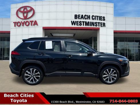 Certified 2023 Toyota Corolla Cross XLE w/ Convenience Package FWD image 11