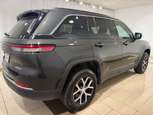 Used 2024 Jeep Grand Cherokee Limited AWD/4WD image 5