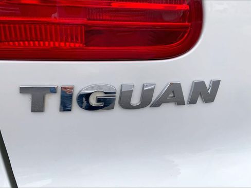 Used 2012 Volkswagen Tiguan SEL FWD image 30