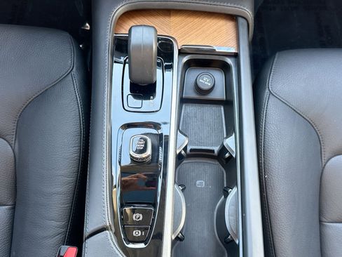 Certified 2023 Volvo XC90 B6 Plus w/ Protection Package AWD/4WD image 22