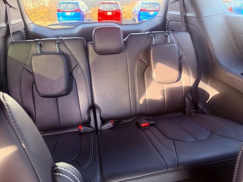 New 2026 Chrysler Pacifica Select FWD image 29