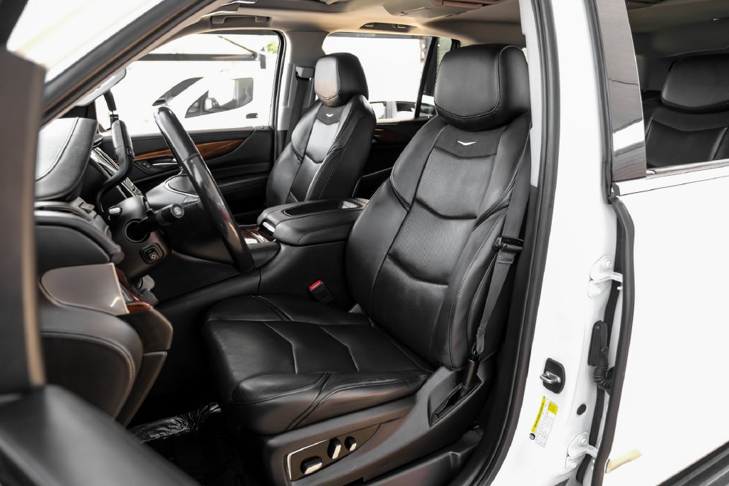 Used 2019 Cadillac Escalade ESV Premium Luxury RWD image 34