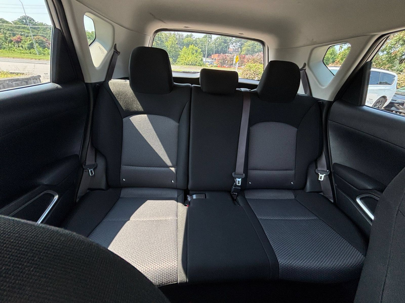 Used 2025 Kia Soul LX w/ LX Technology Package FWD image 34