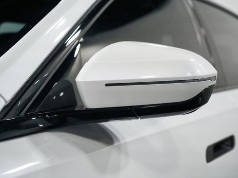 Used 2023 BMW 760i xDrive image 41