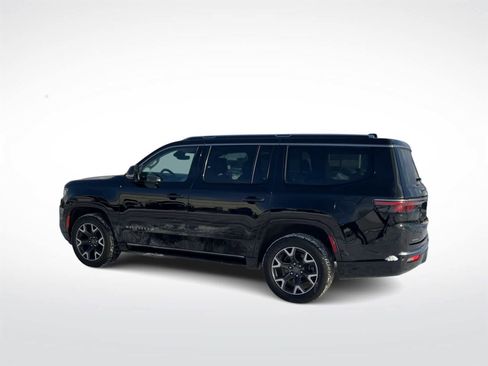 Used 2023 Jeep Wagoneer Series III w/ Preferred Equipment Group image 6