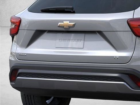 New 2026 Chevrolet Trax LT w/ Driver Confidence Package FWD image 14