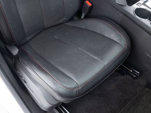 Used 2016 Chevrolet Equinox LTZ w/ Enhanced Convenience Package FWD image 25