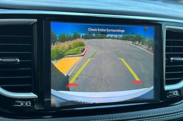 Used 2024 Chrysler Pacifica Limited FWD image 23