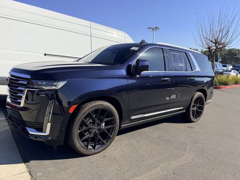 Used 2024 Cadillac Escalade Premium Luxury Platinum image 1