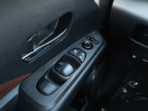 Used 2024 Nissan Kicks SR FWD image 19