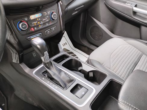 Used 2018 Ford Escape SE w/ Ford Safe & Smart Package image 13